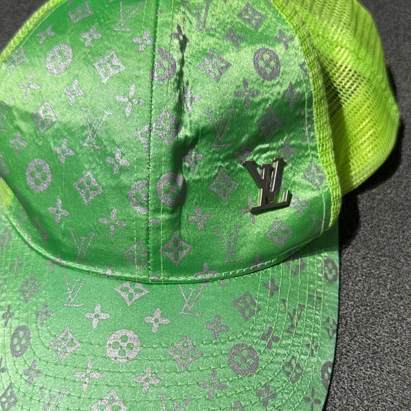 Louis Vuitton Bright Green Monogram Mesh Cap - Picture 12 of 16
